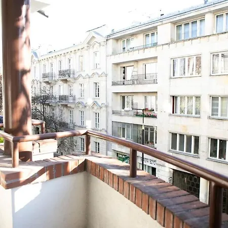 Apartment Oomph Center Well Designed With Balcony