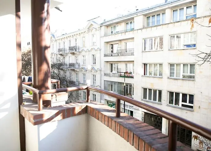 Apartment Oomph Center Well Designed With Balcony